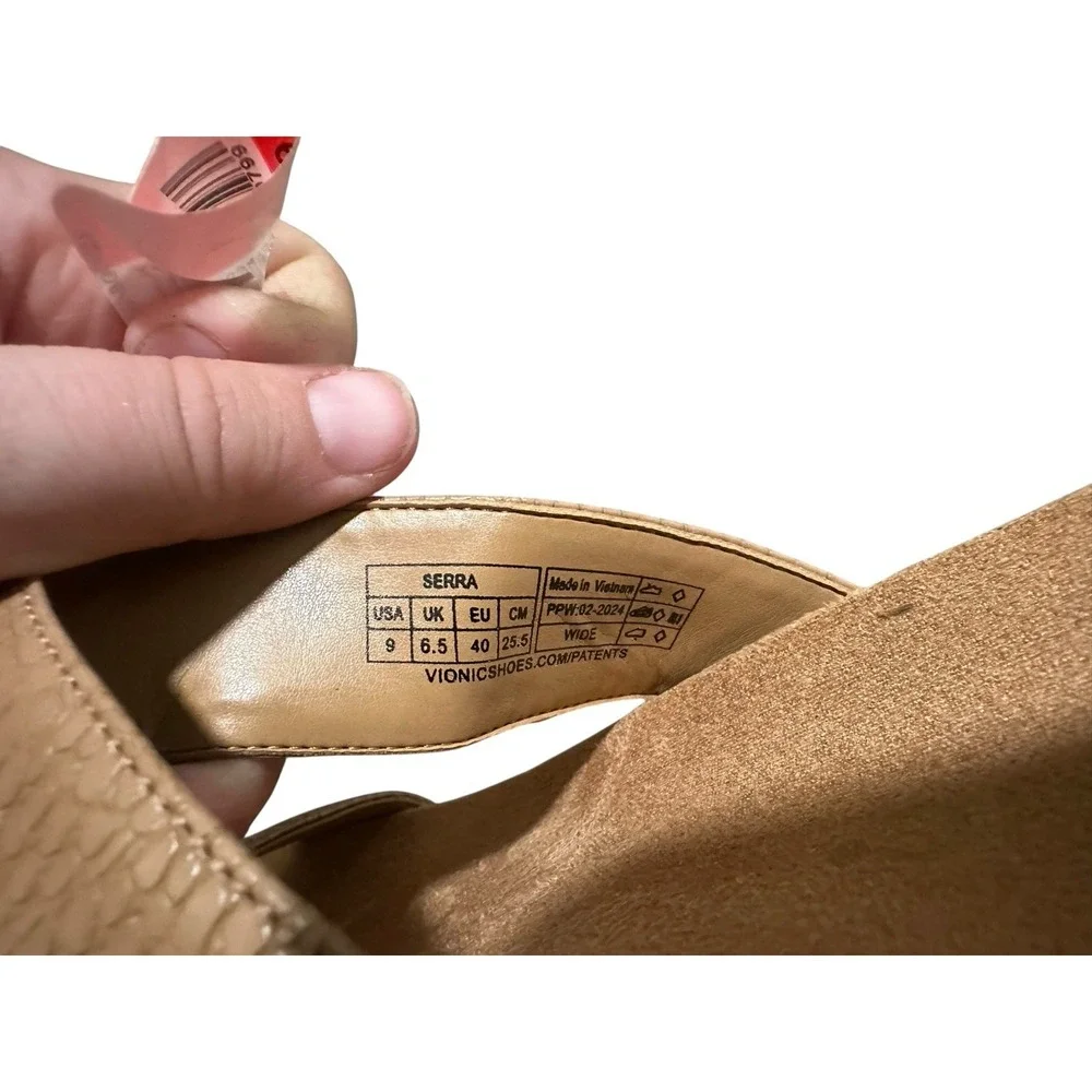 Vionic Women's Serra‎ Slide Sandal Size 9 WIDE Tan T-Strap Slip-on Supportive